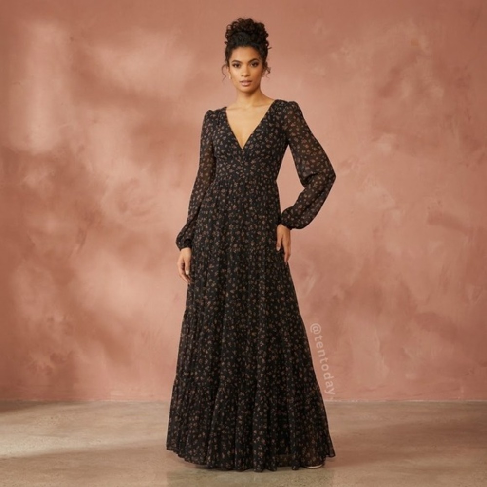 $398 Mac Duggal Size 0 Black Floral Long Sleeve V-Neck Tiered Maxi Dress Gown